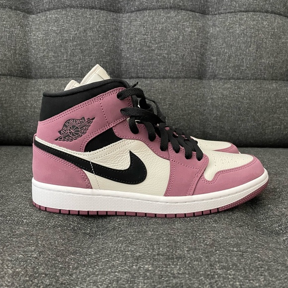 Nike Women’s Air Jordan 1 Mid SE - Pink Berry - Picture 1 of 9